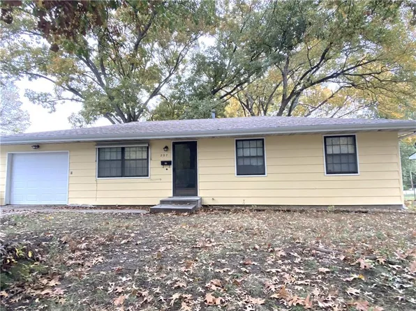 207 S Willow St, Butler, MO 64730