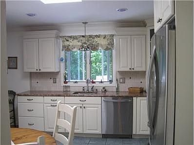 3rd image of 36 Fox Hill Dr