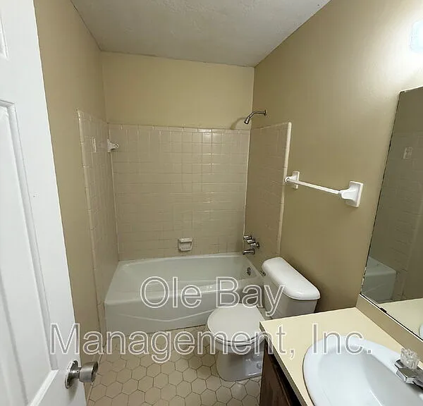 929 Navco Rd — Photo 4