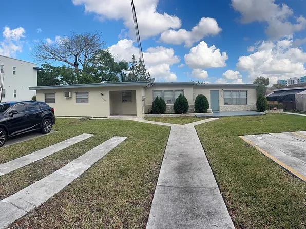 10965 SW 6th St, Sweetwater, FL 33174