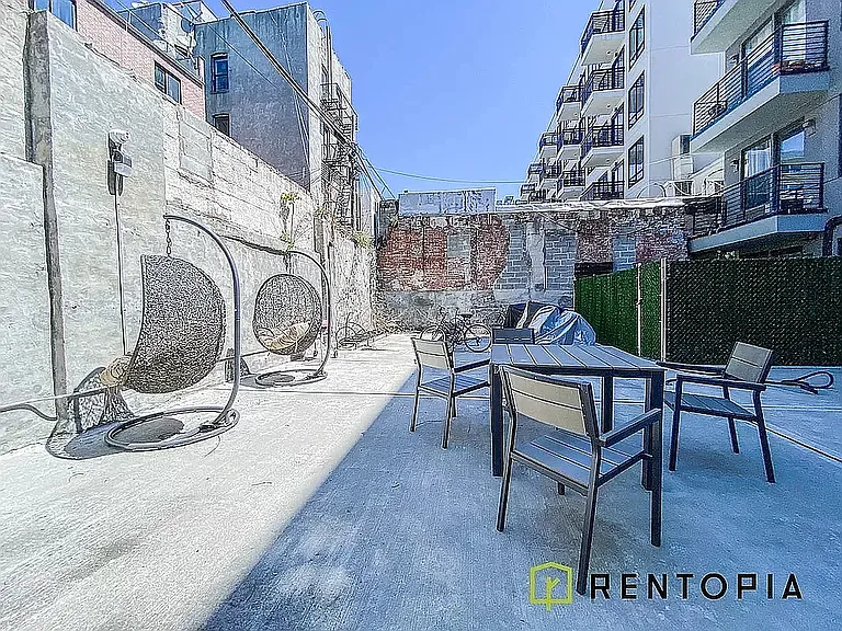 855 De Kalb Ave #102G — Photo 1