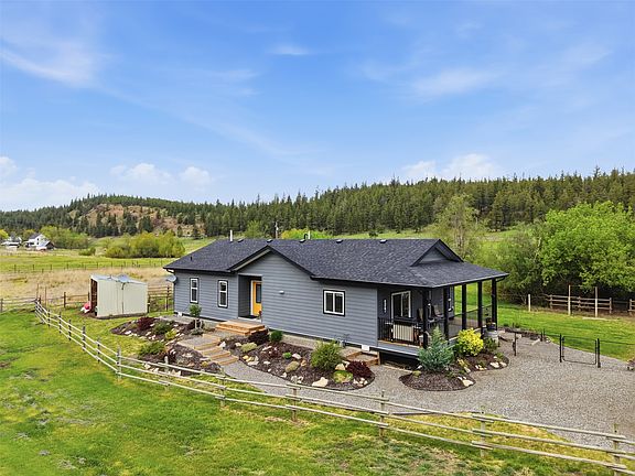 2nd image of 1642 Barnhartvale Rd