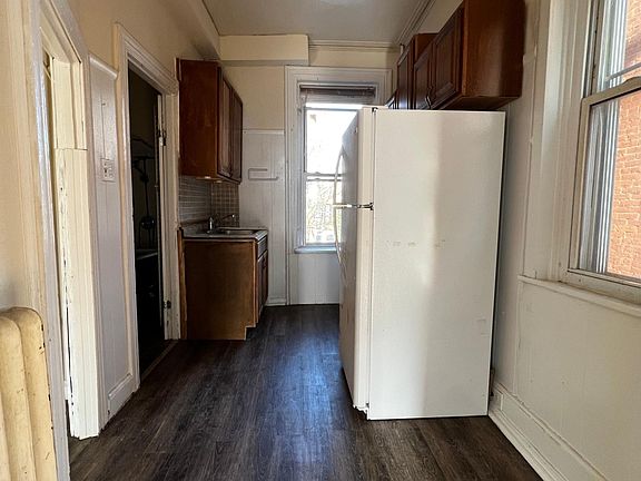 5th image of 2113 Spring Garden St APT 2F