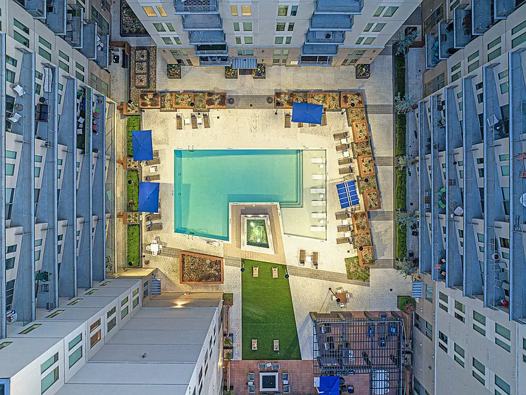Venue Brookwood Apartments — Photo 42