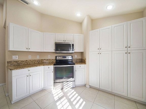 5th image of 12320 Notting Hill Ln Unit 7