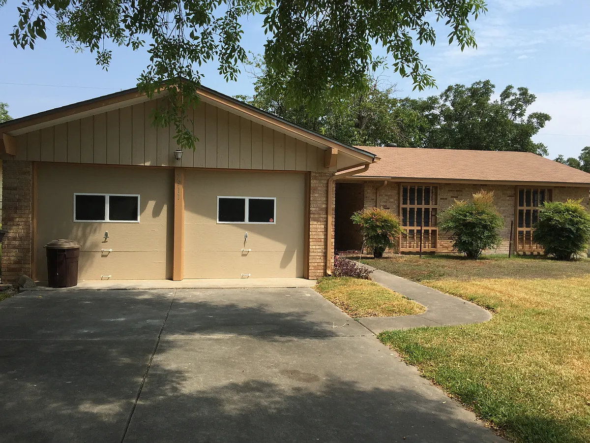 Building Photo - 7911 Riata Ave