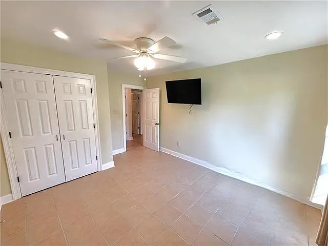 12801 River Rd — Photo 8
