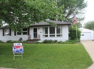 77 Colorado Dr, Decatur, IL 62526