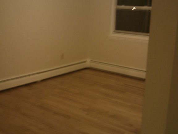 5th image of 44 Silver Ln APT 7