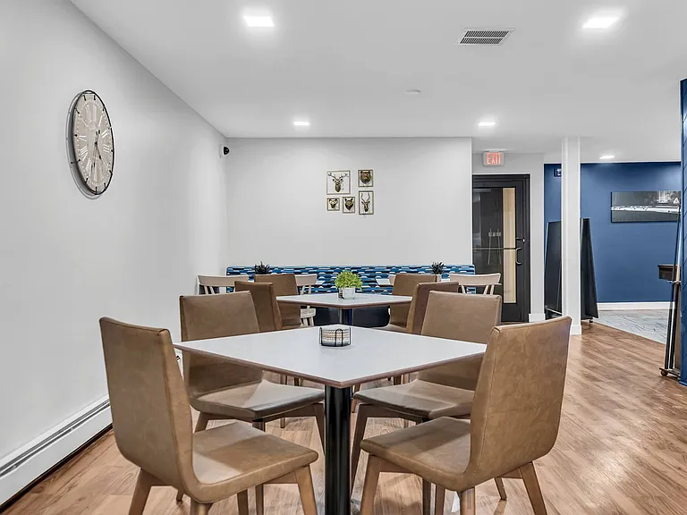 Hillsborough Apartments — Photo 19