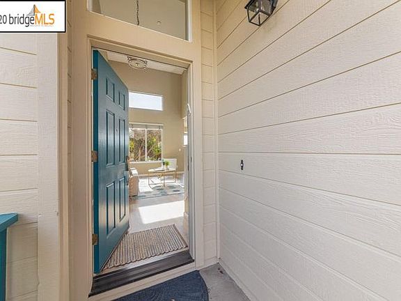 3rd image of 72 Sea Isle Dr