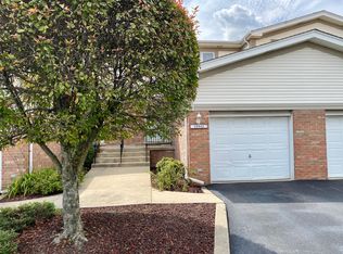 15942 Blackwater Ct, Tinley Park, IL 60477