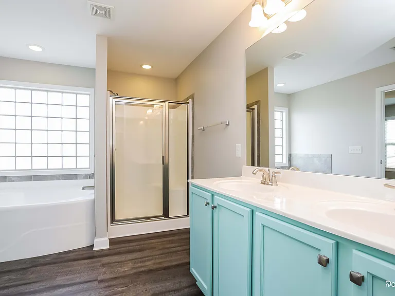 412 McCarthy Dr — Photo 10