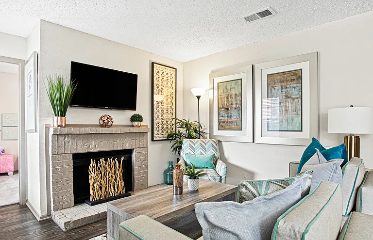 Oaks of Lewisville Apartments — Photo 14