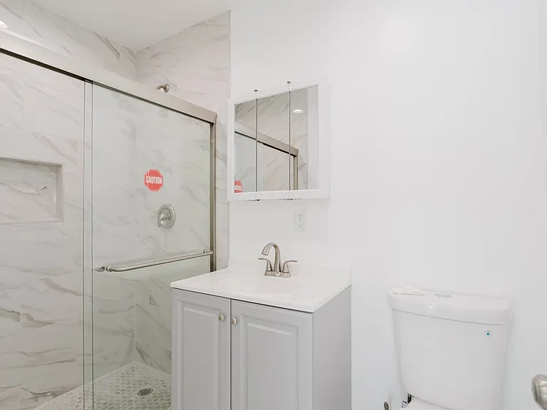 18310 Gresham St — Photo 18
