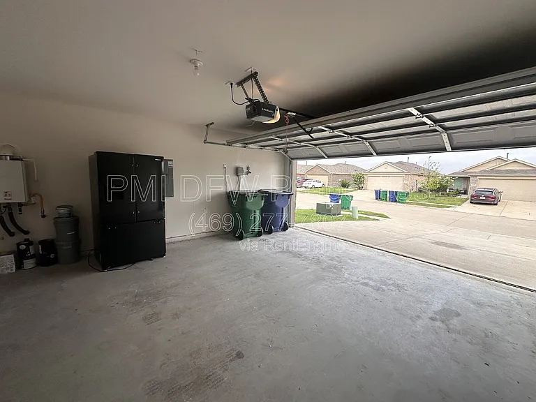 2530 Russell St — Photo 14