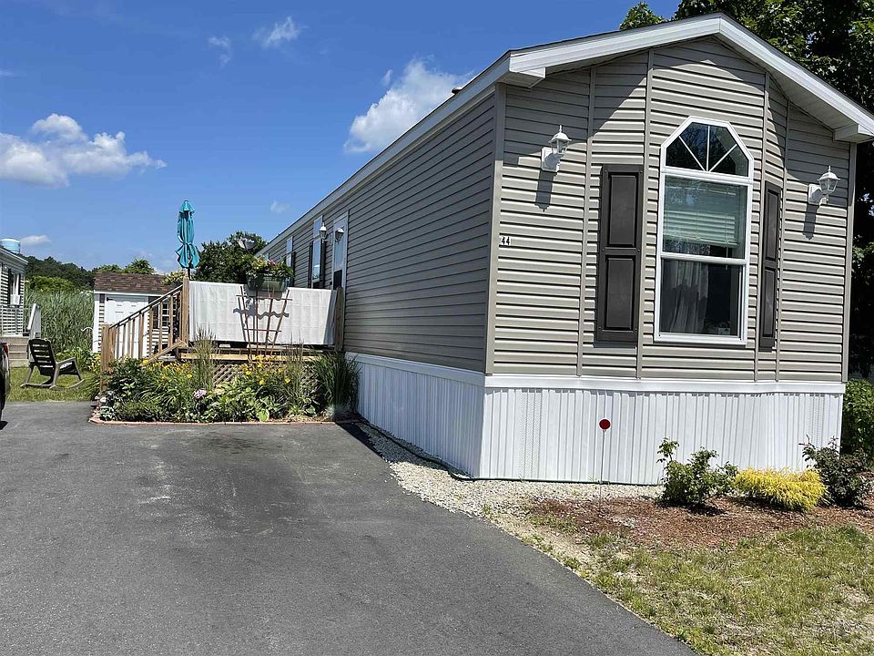 1st image of 44 Brookwood Dr