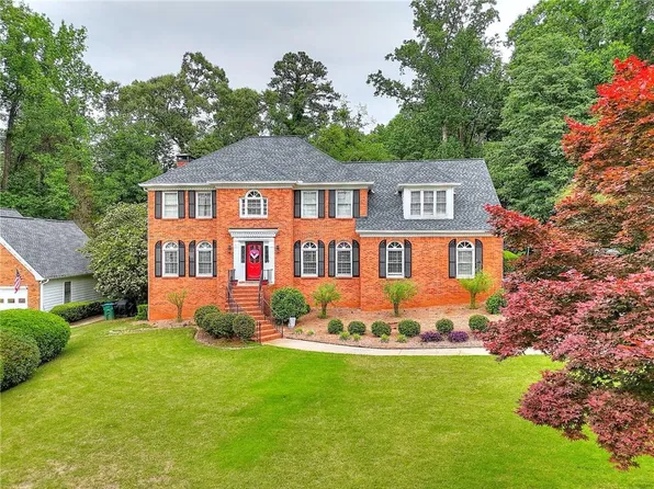 2613 Bridgewood Ln, Snellville, GA 30078