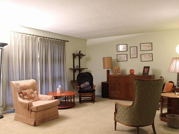 2nd image of 1002 Glenview Dr