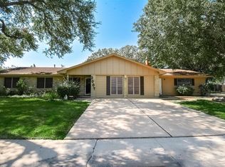 3007 Myatt Ln, El Campo, TX 77437