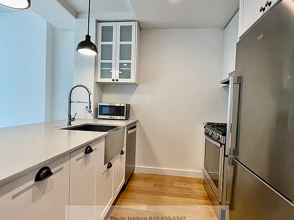 3rd image of 409 Eastern Pkwy #713