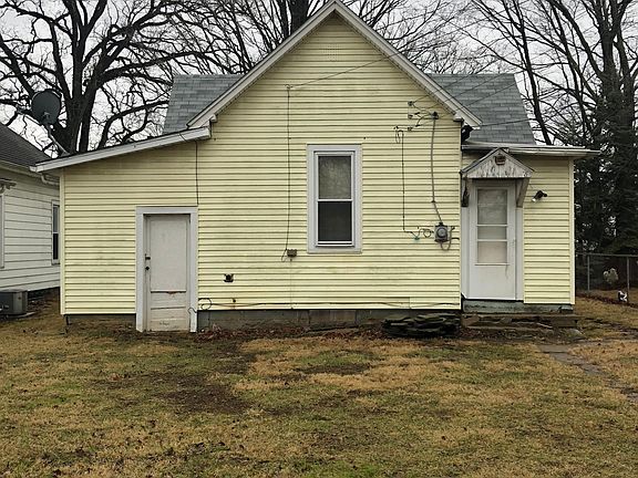 4th image of 1011 S 21st St