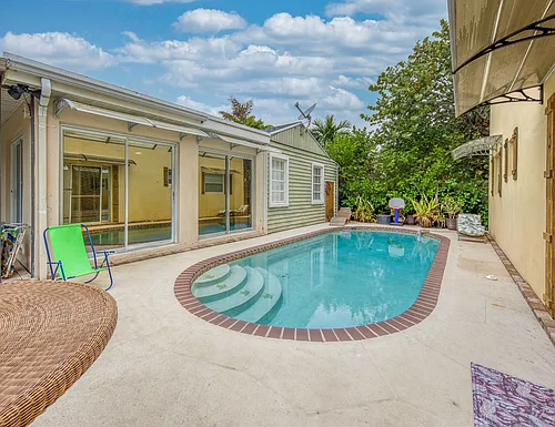 216 S Ocean Breeze Main Ln #MAIN Photo 1