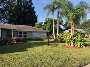 25 Forest Park Dr, Vero Beach, FL 32962