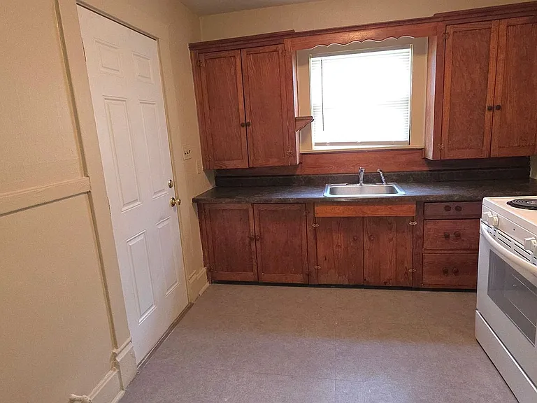 2226 N National Ave — Photo 2