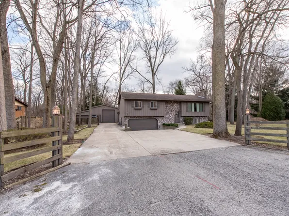 9743 W 16th St, Zion, IL 60099