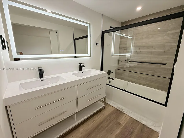 9355 SW 8th St #402 — Photo 9