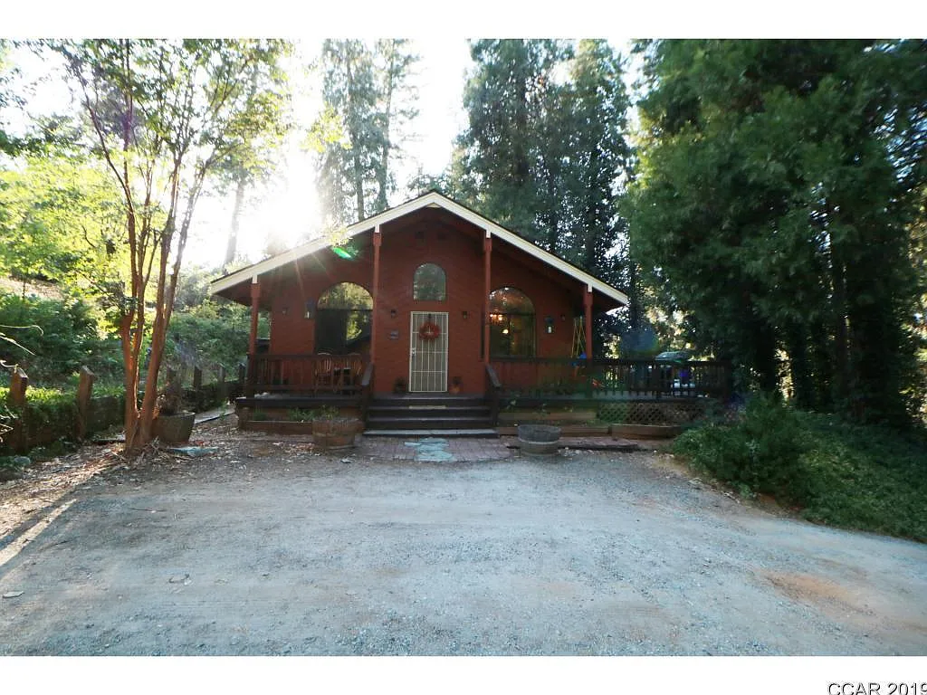 4284 Northwood Dr photo 1