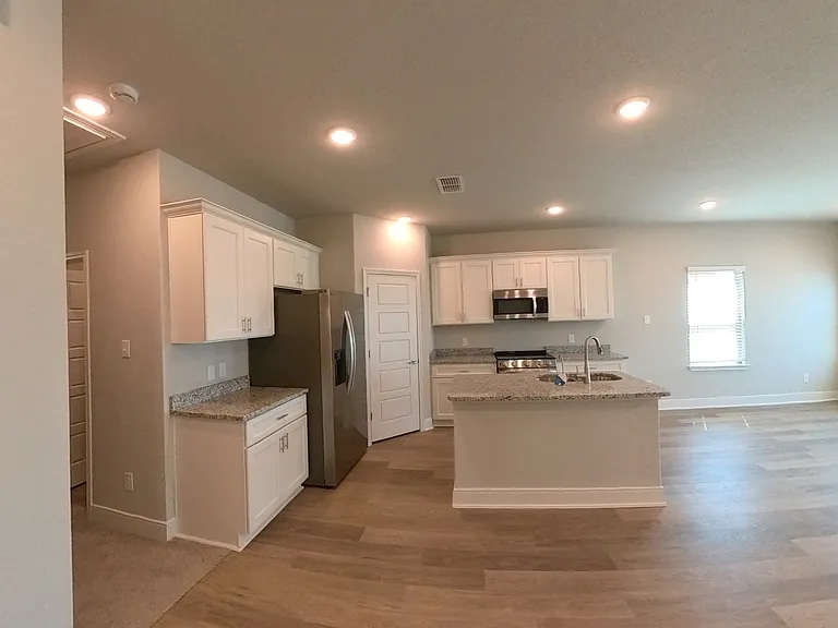 7122 Magnolia Blf #2 — Photo 2