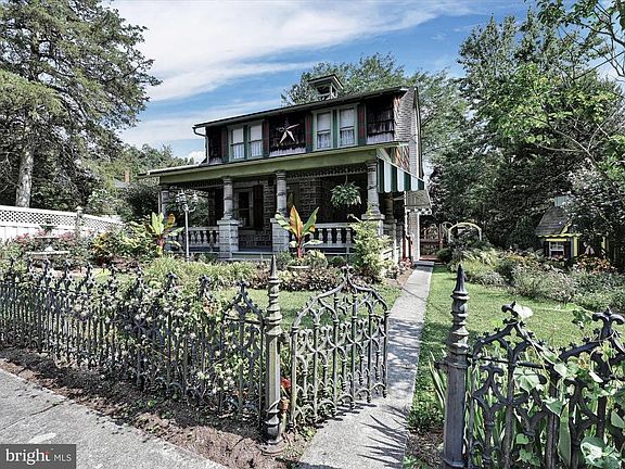 4th image of 309-307 E Main St #305