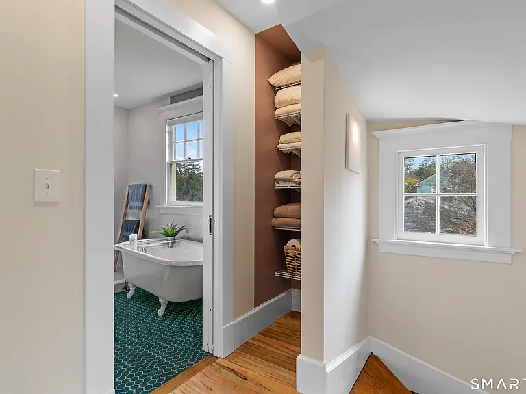 53 Turner Ave — Photo 31
