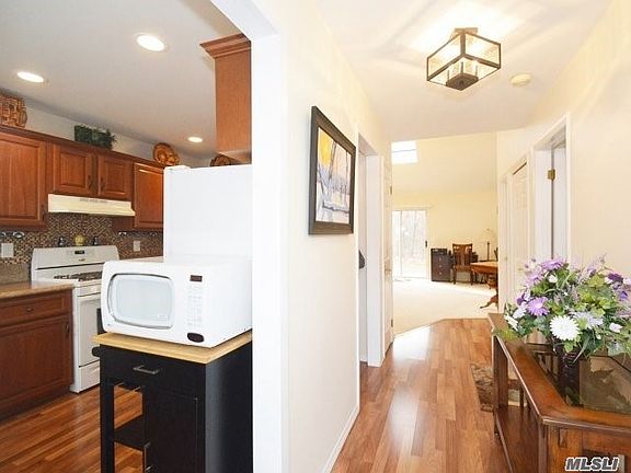 4th image of 12 Lindsey Ct