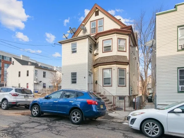 9 Courtland St, Paterson City, NJ 07503
