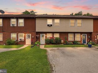 33 Commerce St, New Oxford, PA 17350