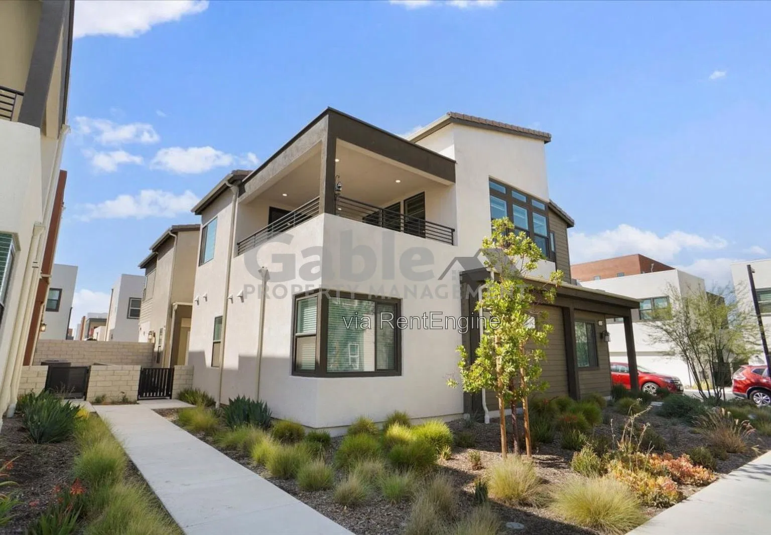 3 bed, 3.0 bath, 2250 sqft, $4,300 — Photo 1