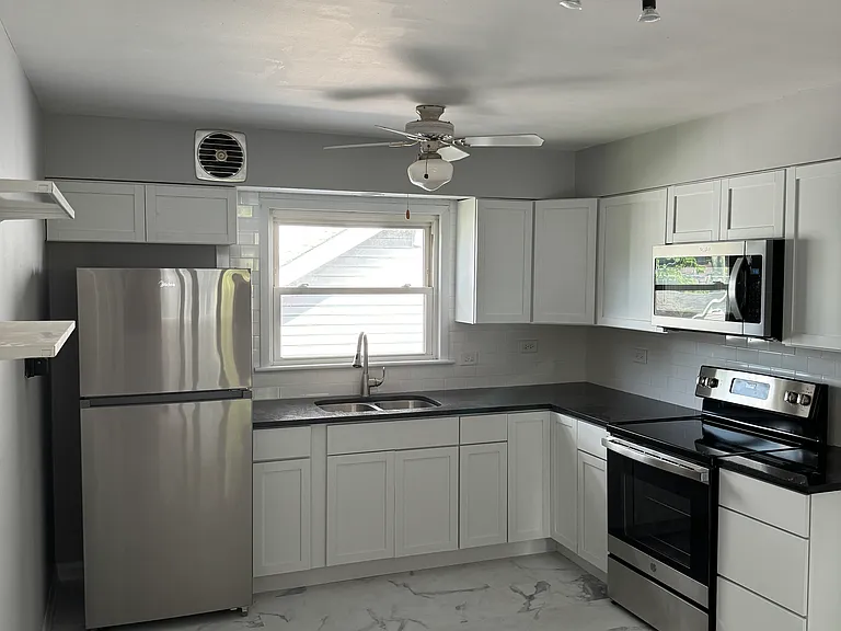 18302 Cowing Ct #2N — Photo 2