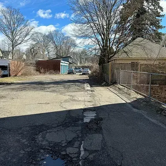 633 Orange St #1 — Photo 24