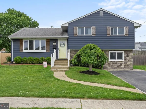 21 Greenwood Dr, Bordentown, NJ 08505