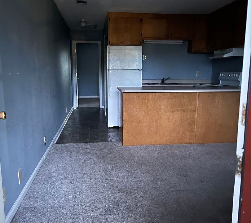 2nd image of 307 Hilltop Rd NE #204