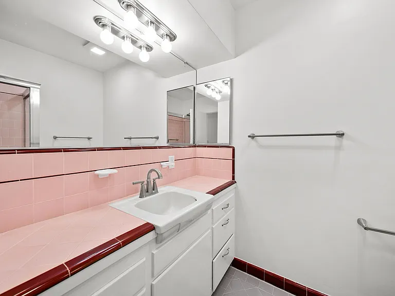 10257 McVine Ave — Photo 5