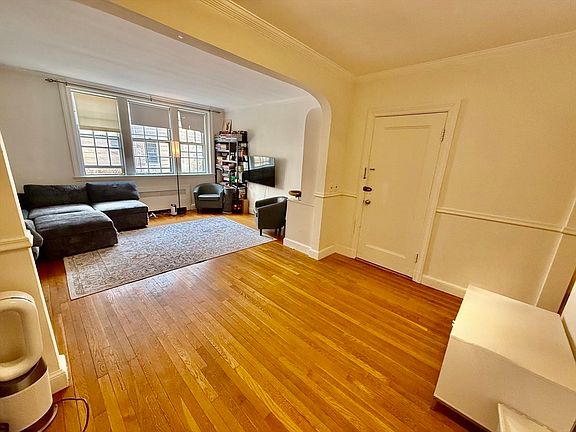3rd image of 116 Park St APT 2