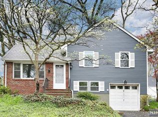 115 E Prospect St, Waldwick, NJ 07463