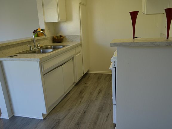 4th image of 17821 Halsted St #34