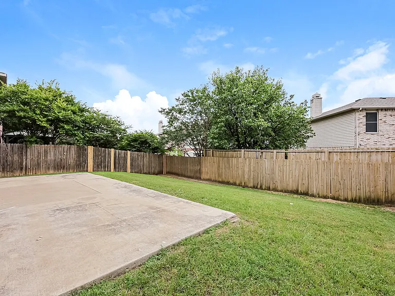 2036 Navada Way — Photo 16