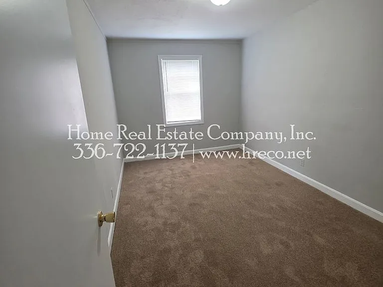 1340 Gray Ave #B — Photo 5