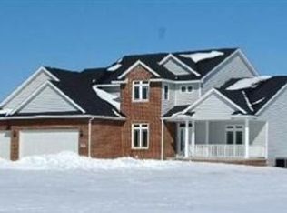 237 E Stone Creek Ln, Valparaiso, IN 46383